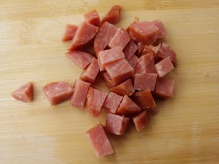 2、土司披萨,切碎丁