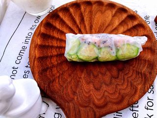 17、轻食料理-缤纷越南春卷,全部推上去。