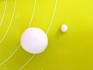 14、猫爪汤圆,取一小块粉色面团搓圆