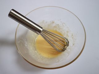 17、日式泡芙蛋糕卷,三者搅拌均匀