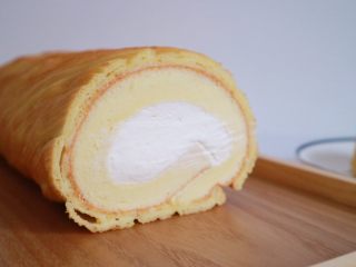 43、日式泡芙蛋糕卷,这个卷卷真的非常非常饱满，比我们平时做的蛋糕卷都要胖很多