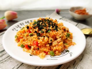 15、炒饭秀+辣白菜炒饭,酸辣爽口！