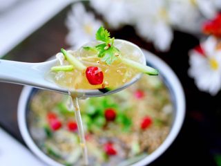 17、凉拌新鲜海蜇,我要开动了。