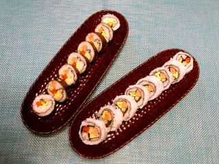 24、寿司,好吃的寿司可以吃了，口感清爽，鲜香适宜，是一款高颜值的菜品！可以直接吃，也可以蘸酱油芥末食用！