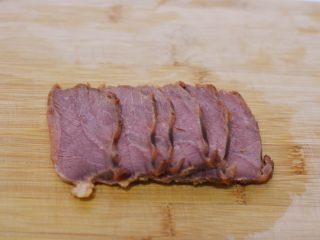 9、韩式荞麦冷面,卤牛肉切片。