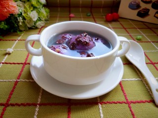 1、元宵节  巧克力紫薯汤圆,成品图来一张。