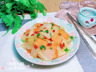 16、清炒冬瓜片,清淡营养的清炒冬瓜片就上桌了！