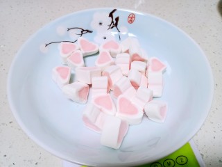 3、芝麻花生糖,棉花糖称好