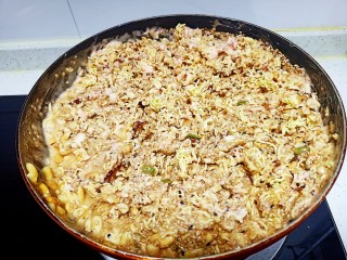 17、芝麻花生糖,搅拌均匀