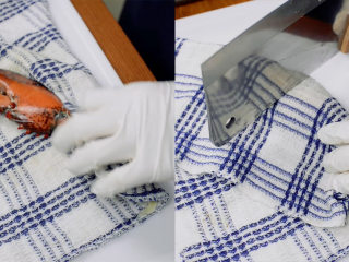 4、法式龙虾浓汤,用毛巾垫着，敲开钳子。把所有的肉取出。