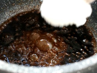 5、鳗鱼饭,加入一勺白糖