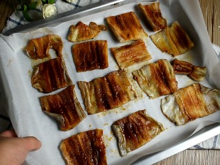 15、鳗鱼饭,烤箱预热，190度烤15-20分钟即可