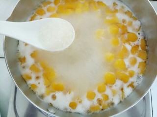 17、南瓜汤圆,煮熟后再加入一勺白糖，搅拌一下