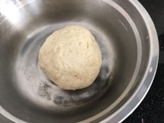3、绿豆饼～酥了一地渣儿,揉成面团