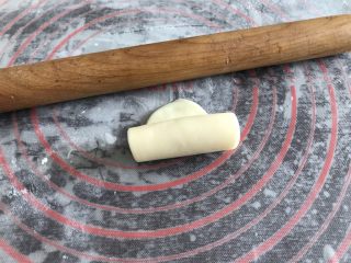 12、绿豆饼～酥了一地渣儿,再次卷起后松驰15分钟