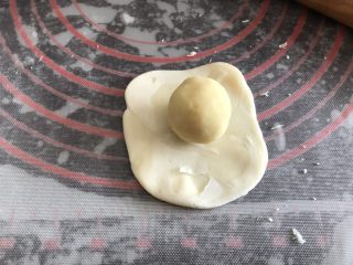 15、绿豆饼～酥了一地渣儿,擀开，包上绿豆沙