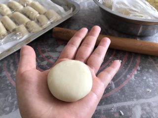 16、绿豆饼～酥了一地渣儿,收口朝下，稍微轻轻压扁