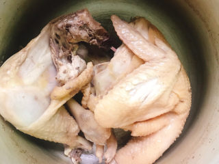 9、雪梨鸡汤,冲洗干净