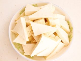 8、家常烧豆腐,北豆腐切成三角块