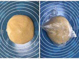 4、广式红豆沙月饼,揉均匀后放保鲜袋松弛1-2小时