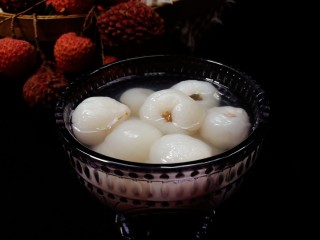 16、荔枝罐头,成品图。