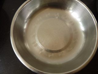 5、红枣核桃糯米糍,碟子抹上茶油