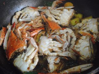 12、口水蟹,翻炒均匀