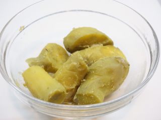 10、薯泥烩丸,装入盆中