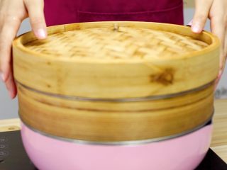 3、不煎不炸，健康养颜的美味——跨界南瓜饼,大火蒸20分钟