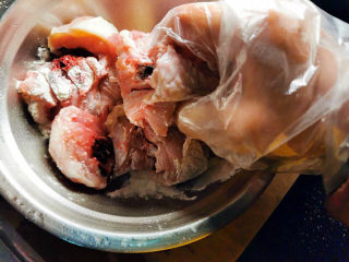 6、虫草花鸡汤,抓匀