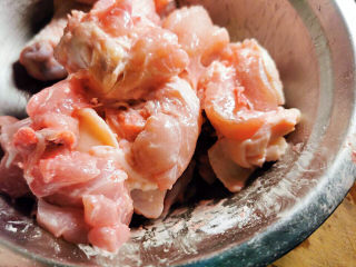 7、虫草花鸡汤,只要裹上一层薄薄的