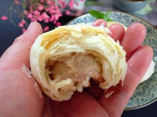 17、#中式点心#苏式鲜肉月饼,酥掉渣的月饼。