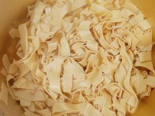 15、韭菜炒干豆腐,炖十分钟