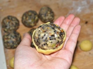 12、五仁月饼,从下往上推