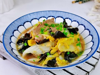 15、白菜炒肉片,喜欢的做起来。