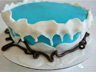 7、可爱到不忍下口的冰雪奇缘3D蛋糕|翻糖蛋糕教学,棕色翻糖做出树枝