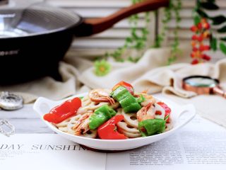 14、荷塘月色小炒,下饭又下酒，经常多吃会使皮肤变得光滑细腻。