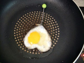 14、家庭版黑椒牛排,再煎个鸡蛋