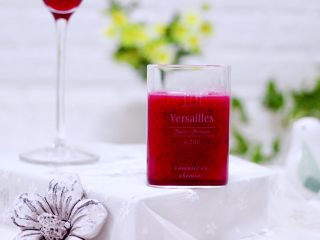 14、火龙果小番茄蜂蜜果汁,颜色太美腻，宝贝说不舍得喝了。