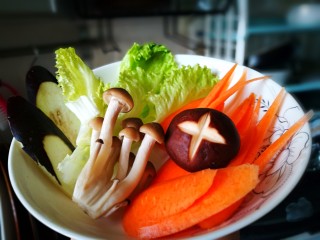 7、日式美食～什锦天妇罗,蔬菜食材备齐