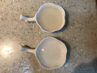 6、梦幻星空粉丝,准备好染色的食材，一勺寿司醋（米醋、白醋都行），一小勺小苏打加水调匀