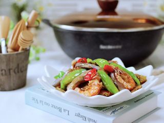 21、海虾肉片辣炒茄条,下饭又下酒，每次炒半锅都不够吃。