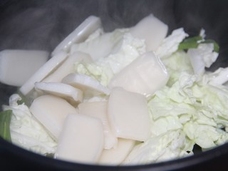 7、韩式炒年糕,再放入年糕