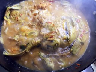 12、冬至美食 红烧牛尾巴鱼,大火烧开后转中火炖半小时