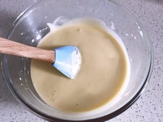 9、日式棉花蛋糕,翻拌均匀