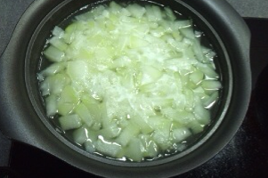 5、宝岛名吃——蓝莓凤梨酥 ,开水煮至透明变软