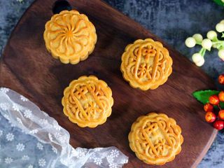 29、蔓越莓椰蓉月饼,成品图。