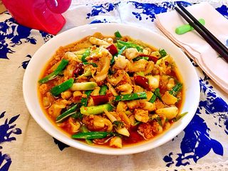 23、酸辣软糯无敌下饭➕泡椒蒜苗烧鱼泡,成品