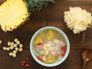 14、菠萝银耳羹，夏季必喝的美容养颜排毒汤,成品展示