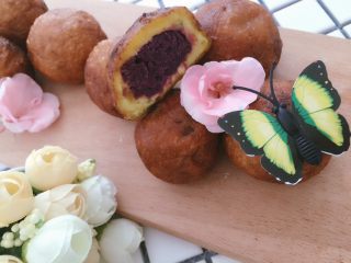 16、#甜味#糯米南瓜球,切开一个紫薯泥特有的香气，受不鸟啦